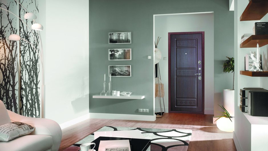 Входные двери в интерьере