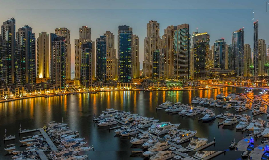 Панорамные окна в гостиной