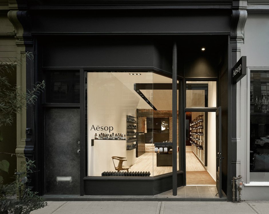 Входная группа цокольного этажа