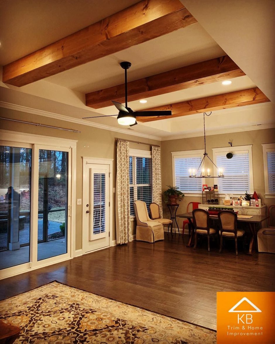 Потолок с балками