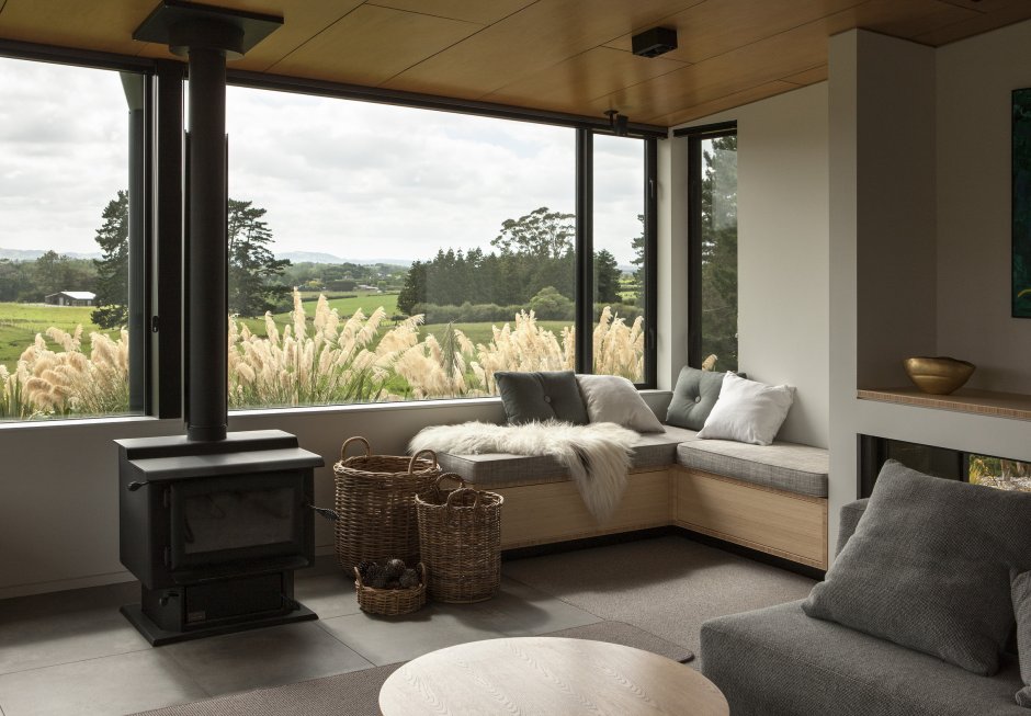 Угловое окно