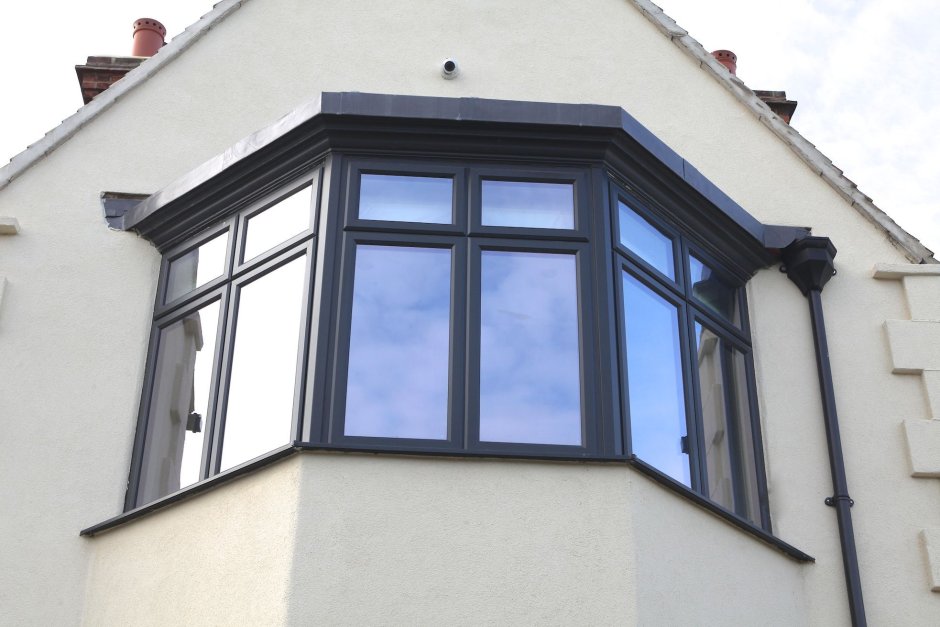 Спальня с угловым окном