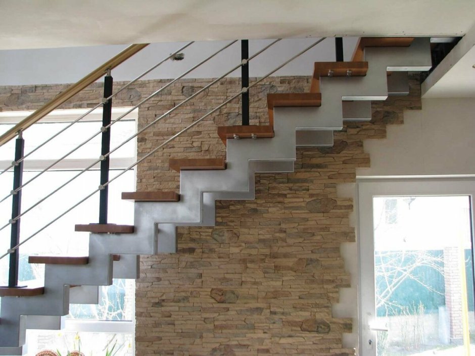 Лестница на 1 косоуре