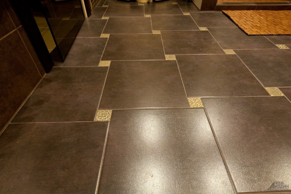 Напольная плитка с вставками