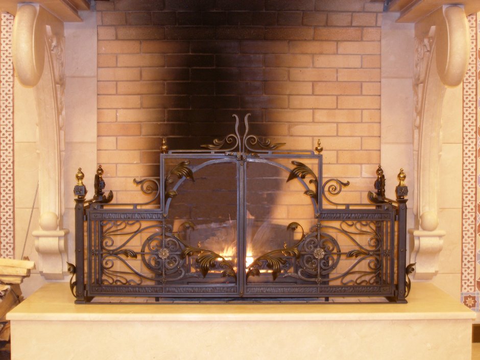 Кованые экраны для каминов