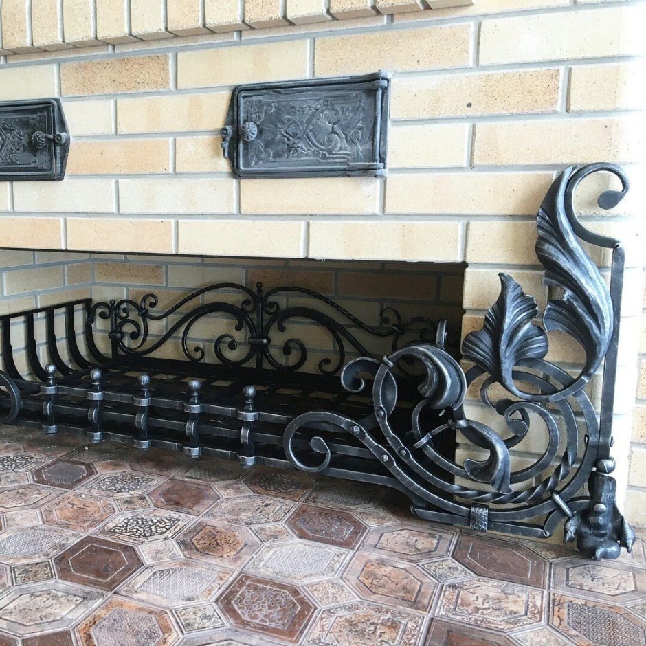 Кованое ограждение для камина