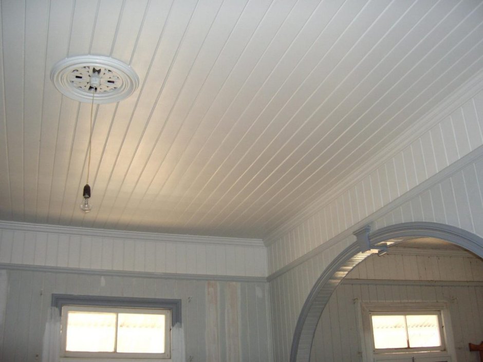 Вагонка штиль на потолок белая
