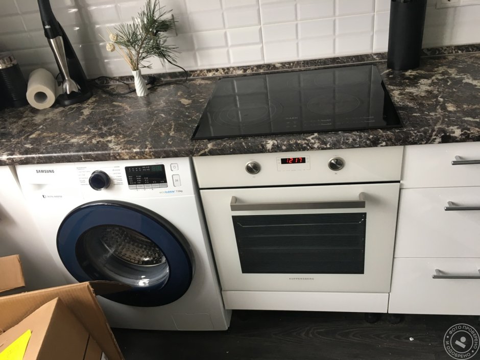 Стиральная машинка под варочной панелью