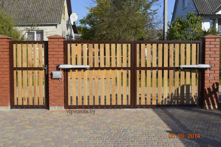 Ворота деревянные распашные