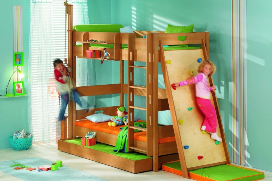 Двухэтажная кровать с горкой