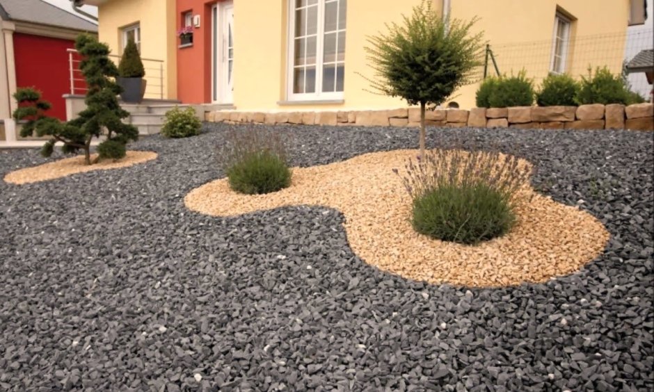 Мульчирование гранитной щебенкой