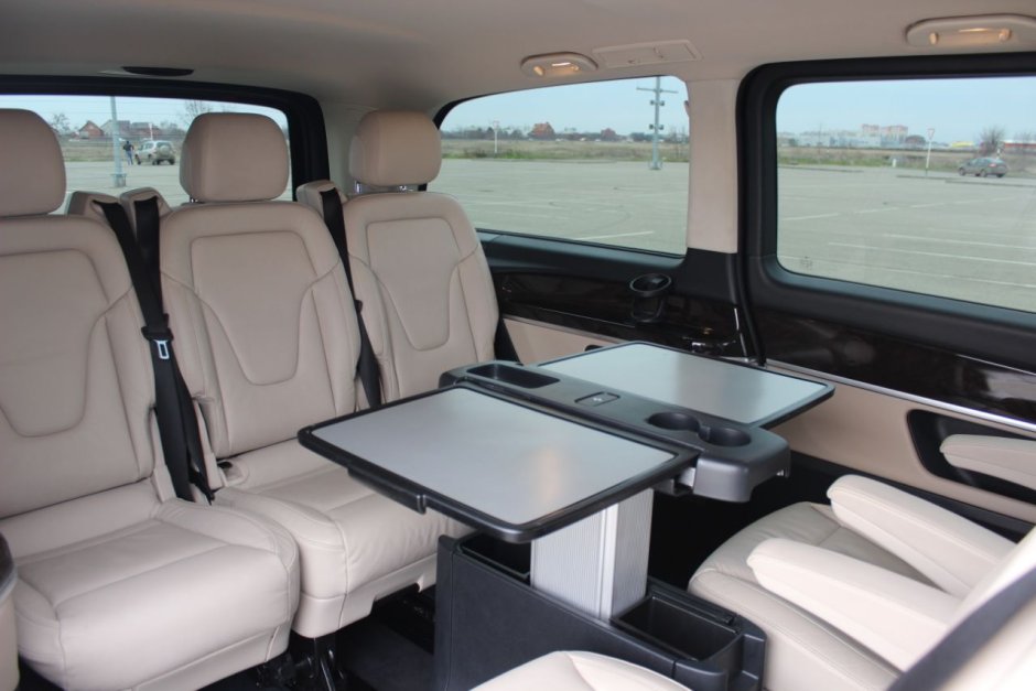 Grand Starex откидной столик