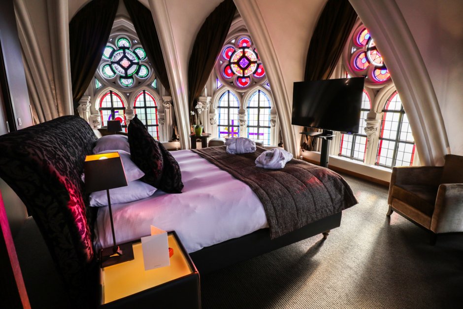 Резная мебель Готика