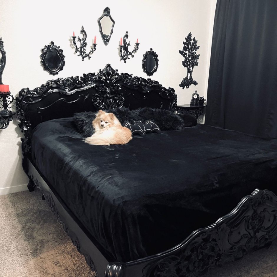 Готический диван