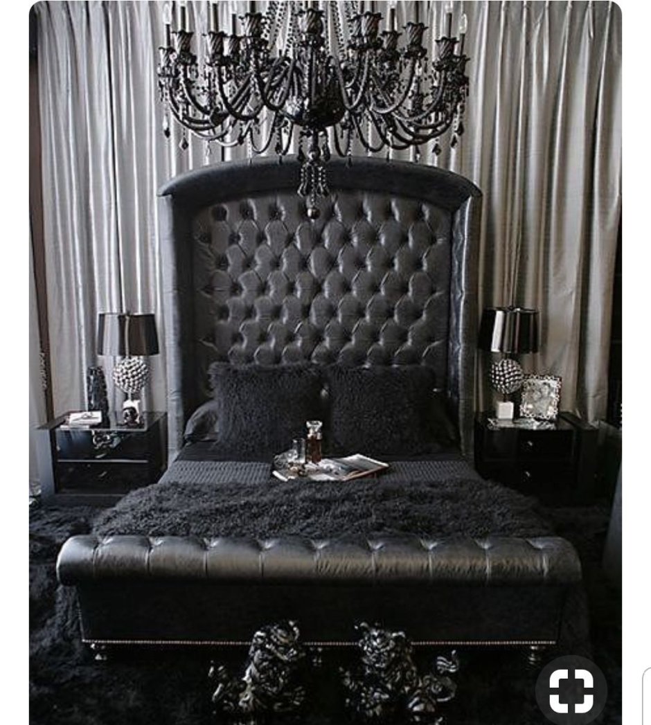 Королевская спальня Готика