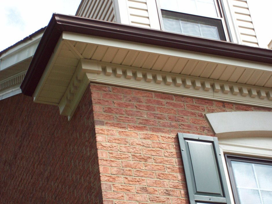 Карниз на доме