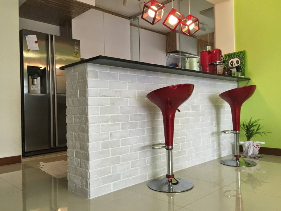 Барная стойка отделанная камнем