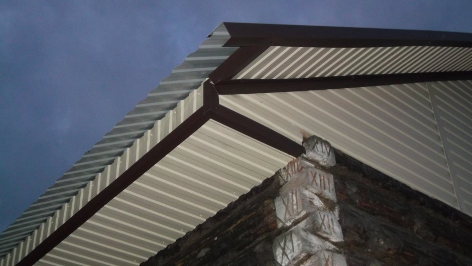 Подшивка навеса профлистом снизу 7024