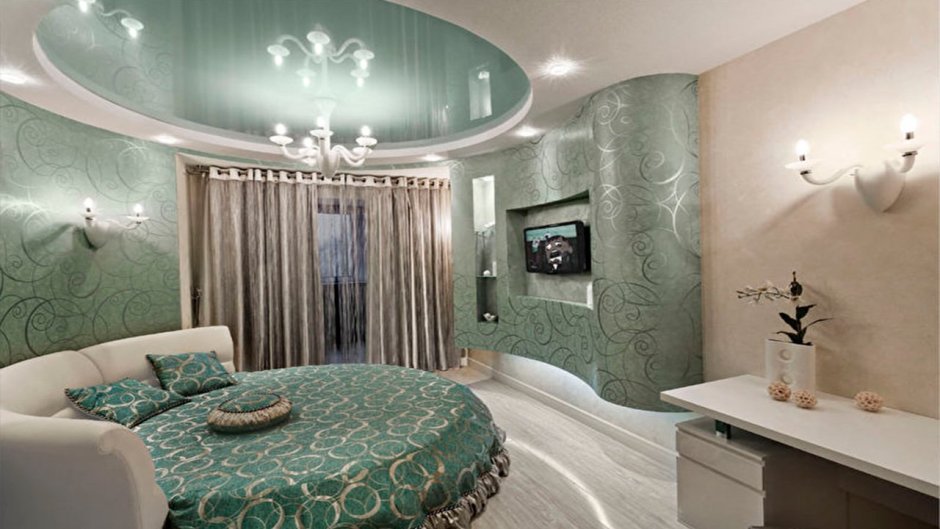 Натяжной потолок в спальне
