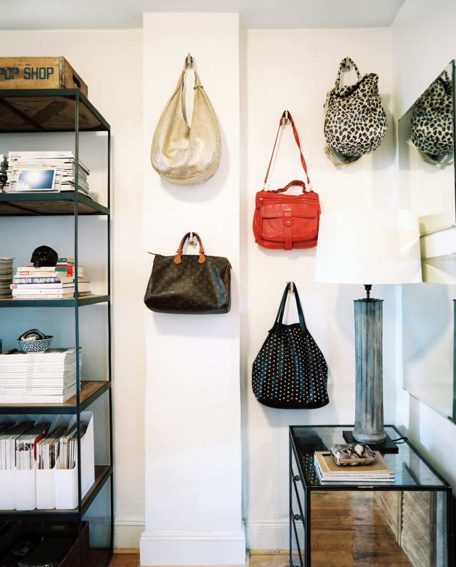 Прихожая для семьи из 4 человек