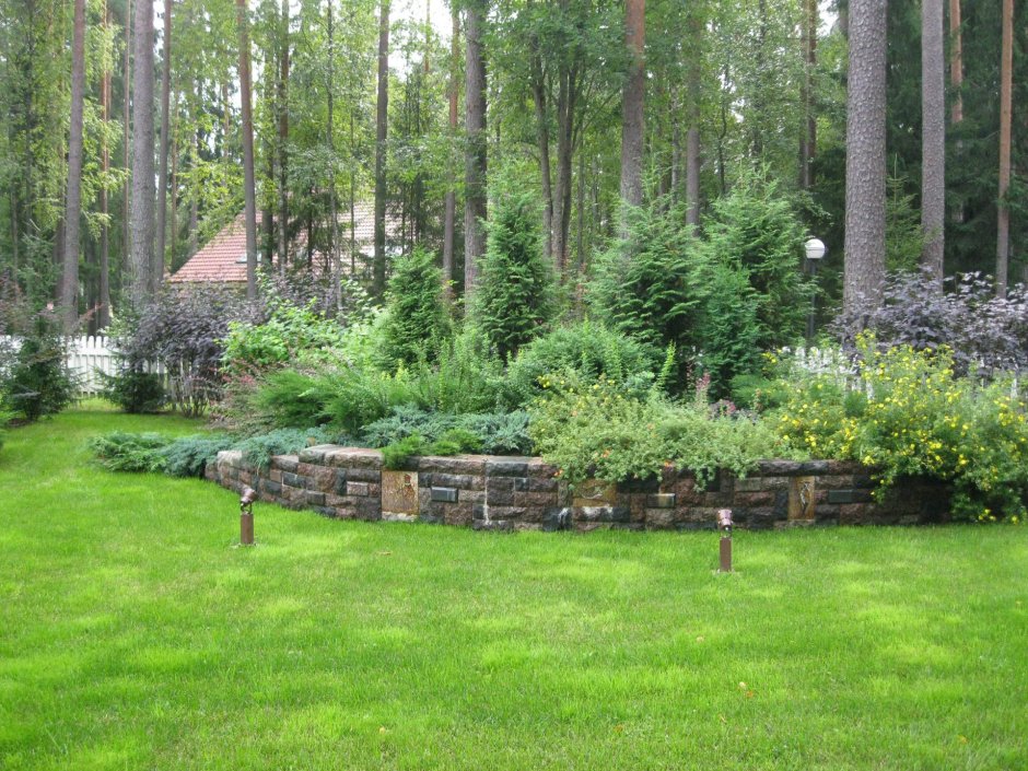 Ландшафт подпорные стенки лесного участка