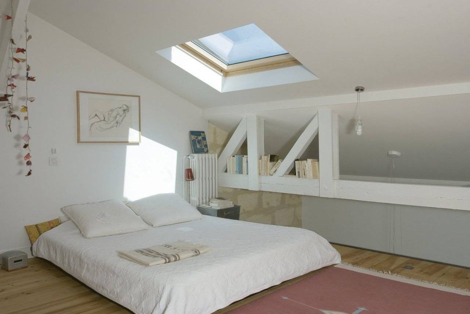 Потолок мансардного типа