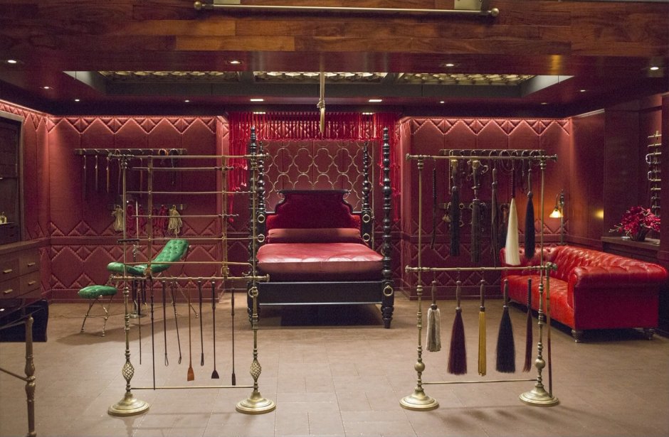 50 Оттенков серого красная комната