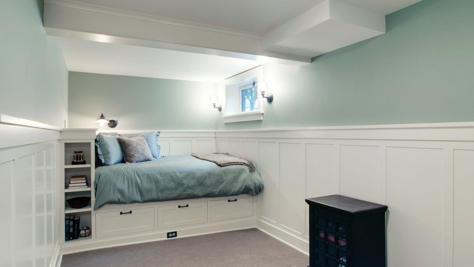 Подвал с кроватью