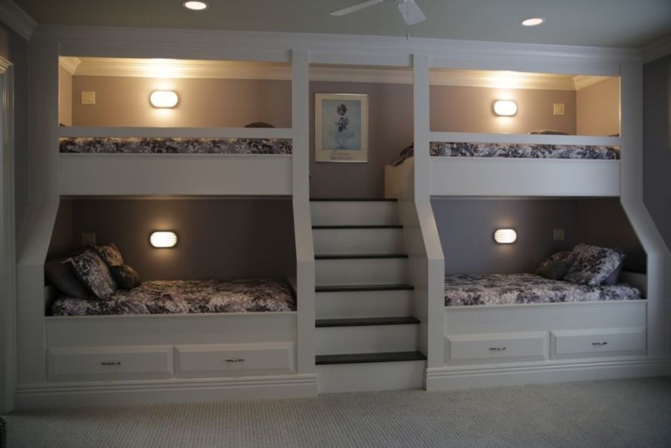 Встроенные двухъярусные кровати в стену
