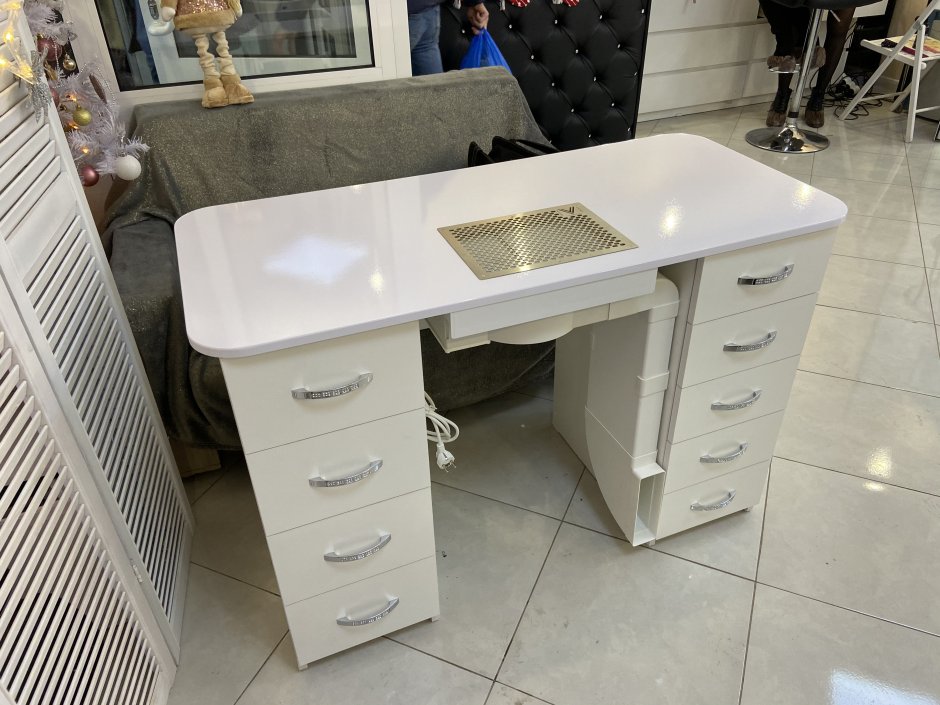 Маникюрный стол термит58