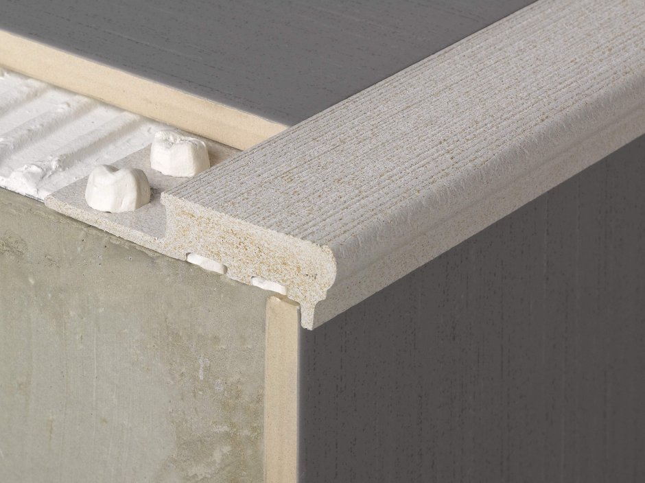 Профиль закладной для ступени керамический