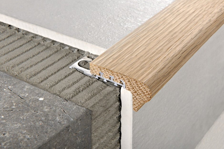 Профиль защитный с алюминиевой основой PROSTAIR Wood для ступеней