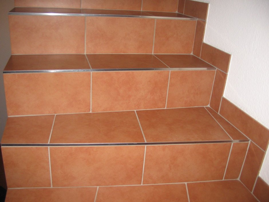 Керамическая плитка для облицовки ступеней