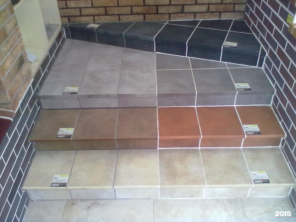 Укладка плитки на ступеньки