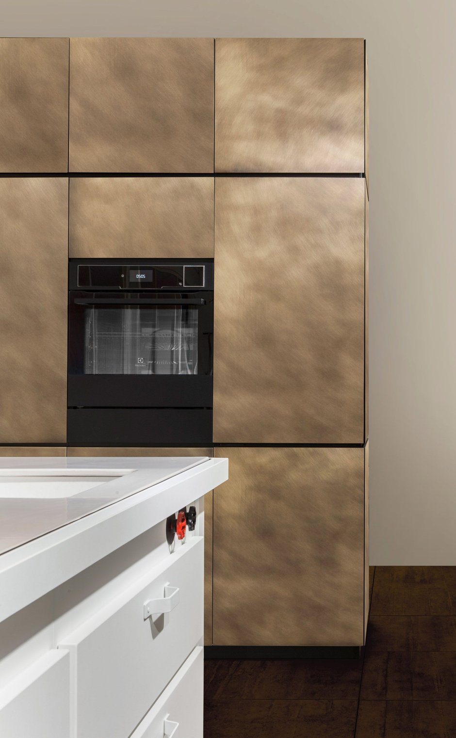 Фасады из латуни для кухни