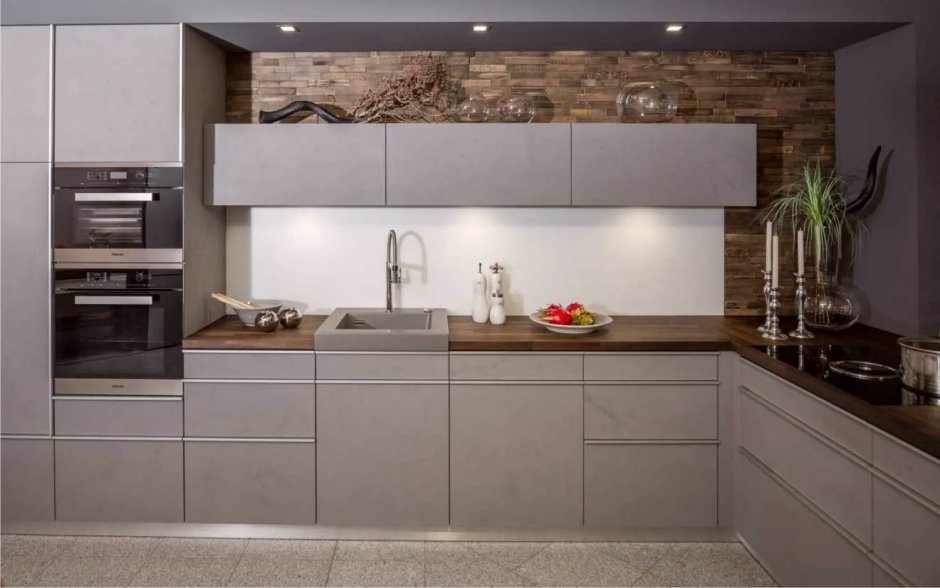Кухни с фасадами из каменного шпона
