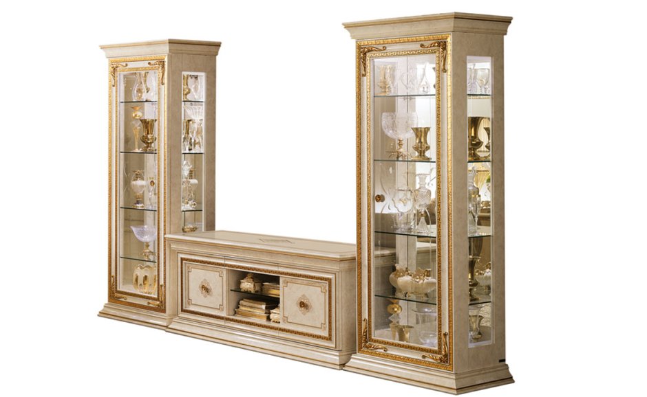 Витрина Леонардо Италия