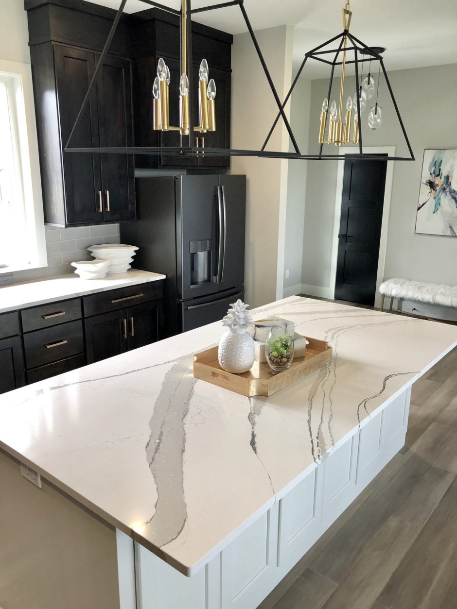 Стол из Cambria Brittanicca