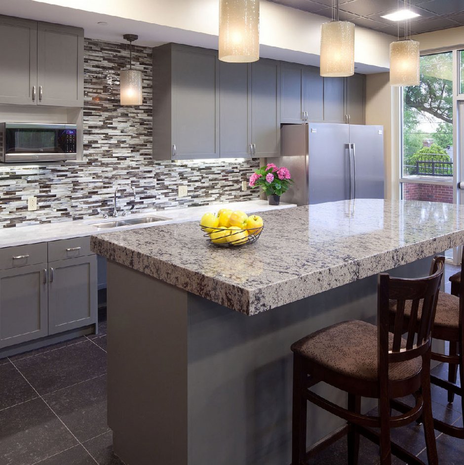 Стол из жидкого гранита