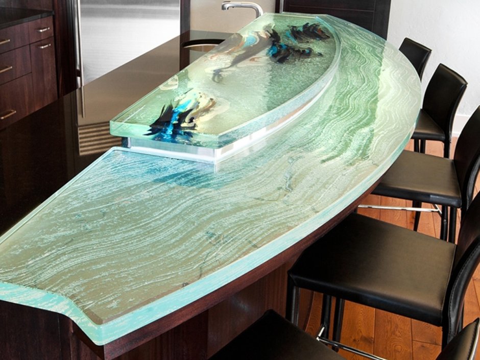 Ваза из розового кварца