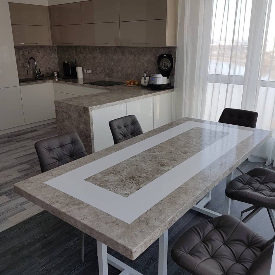 Столешница из стекла