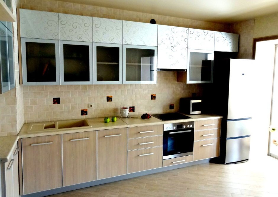 Стекло в алюминиевой рамке для кухни