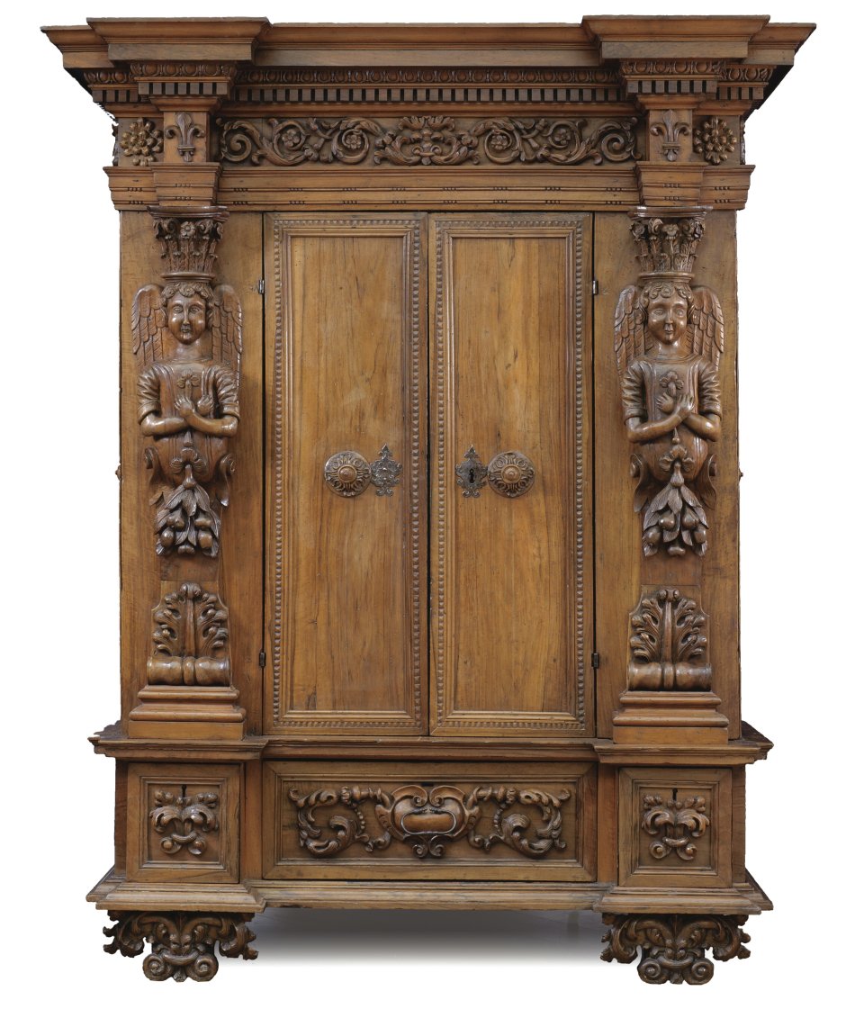 Реставрированный буфет конца 19 века