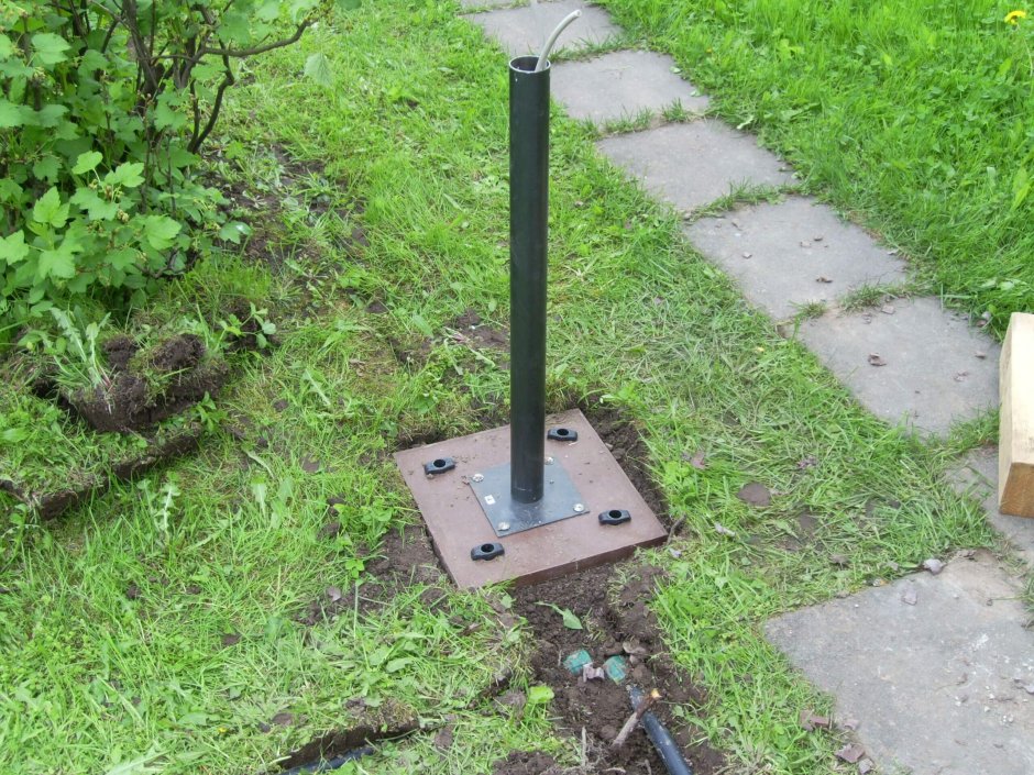 Закладные для столбов освещения на участке