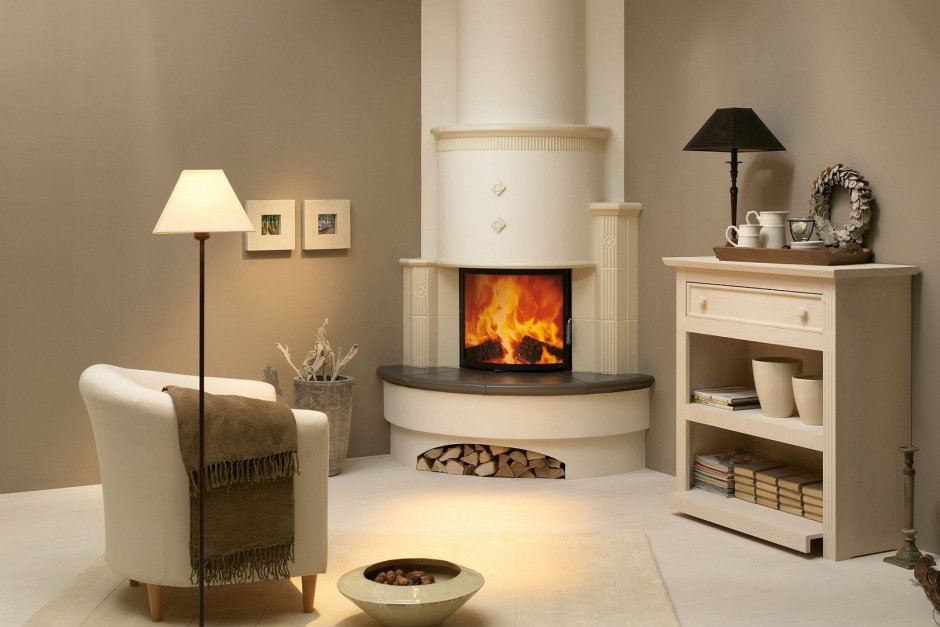 Угловой камин в английском доме