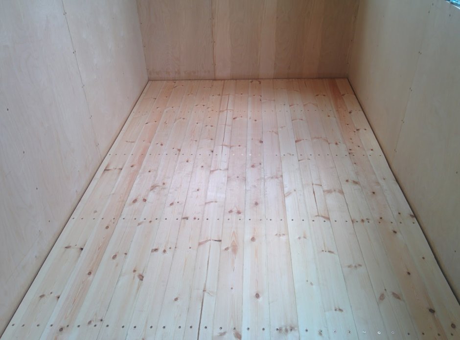 Утеплить пол в бытовке