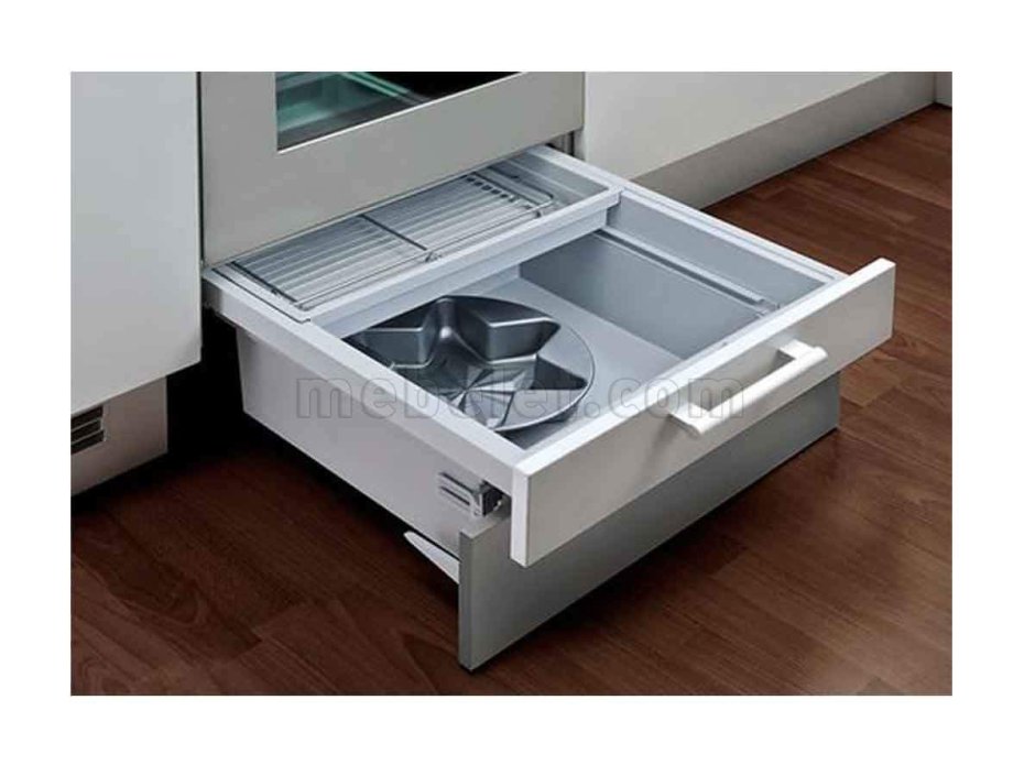 Кухня с нижними ящиками