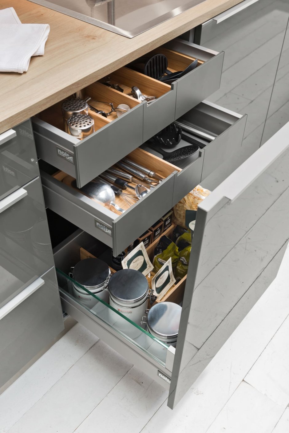 Выдвижные ящики для кухни