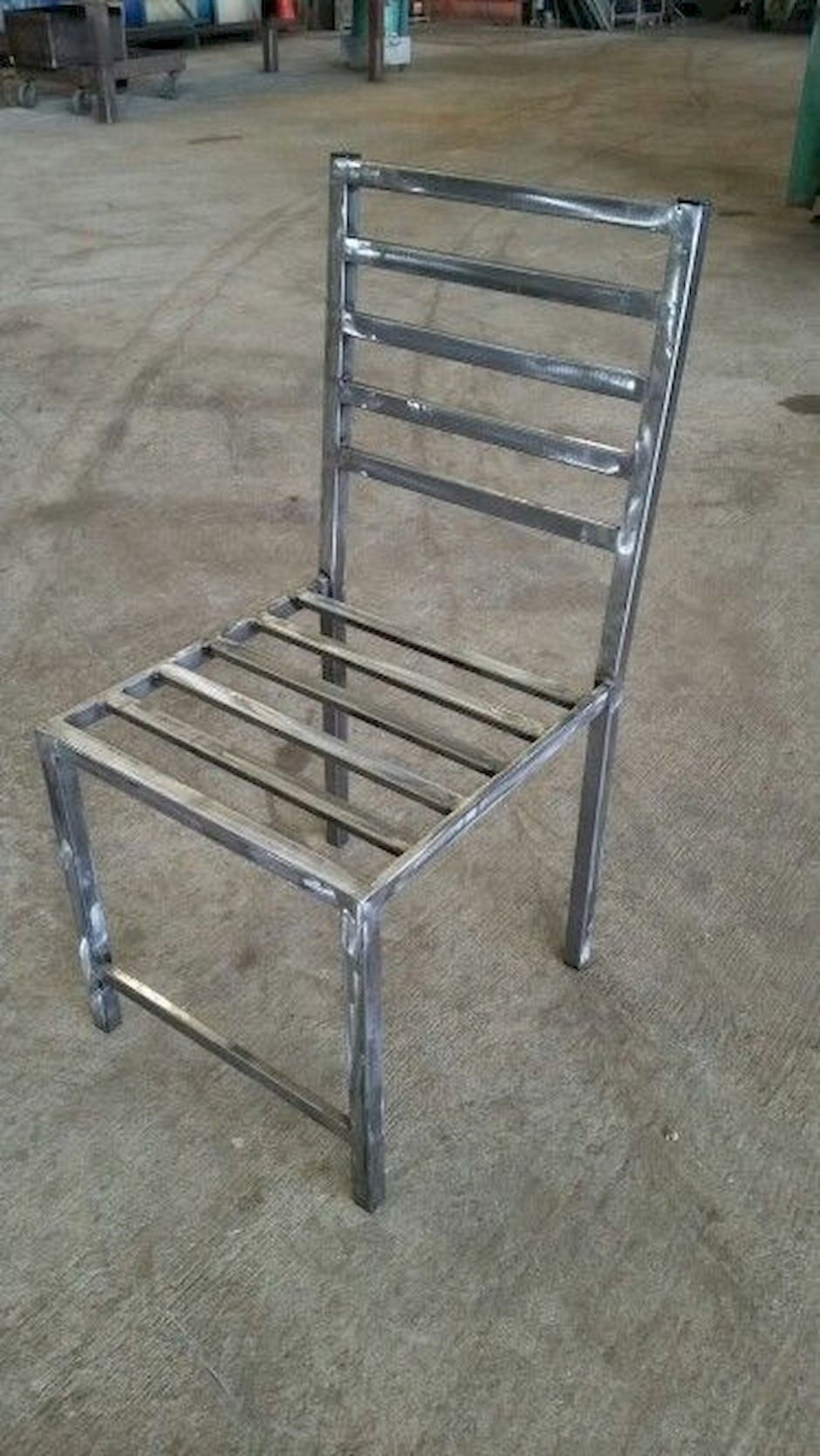 Кресло глайдер из профтрубы