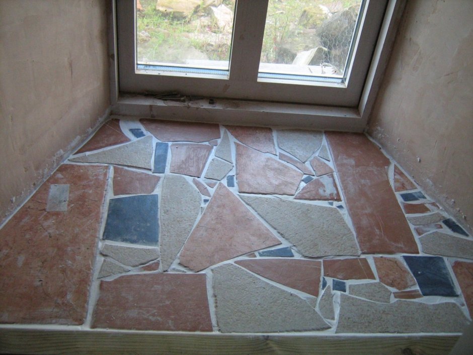 Подоконник из плитки пол на кухне